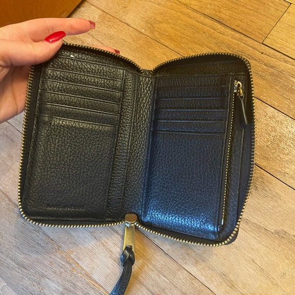 Marc Jacobs Wallet 🖤 - Picture 3 of 3